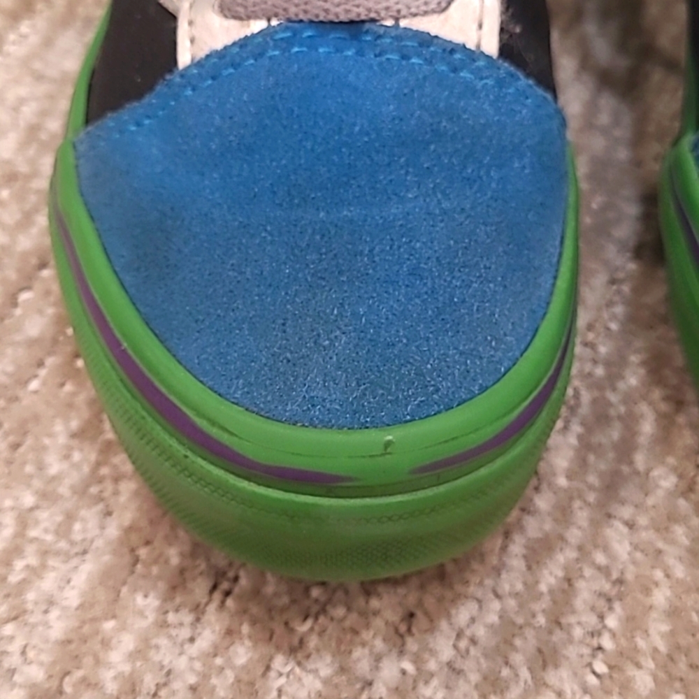 Marvel Vans - Picture 8 of 16